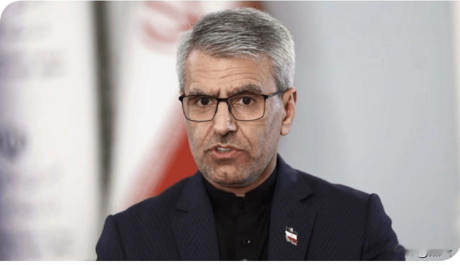 伊朗军政高层集体发声：封锁即侵略，霍尔木兹安全绝不免费
 
信源：塔斯社、伊朗塔