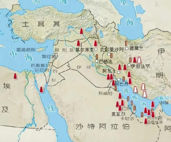 伊朗打到现在，一路走来步步血泪，不该损失的资产设施都损失了，不该阵亡的大人物都阵