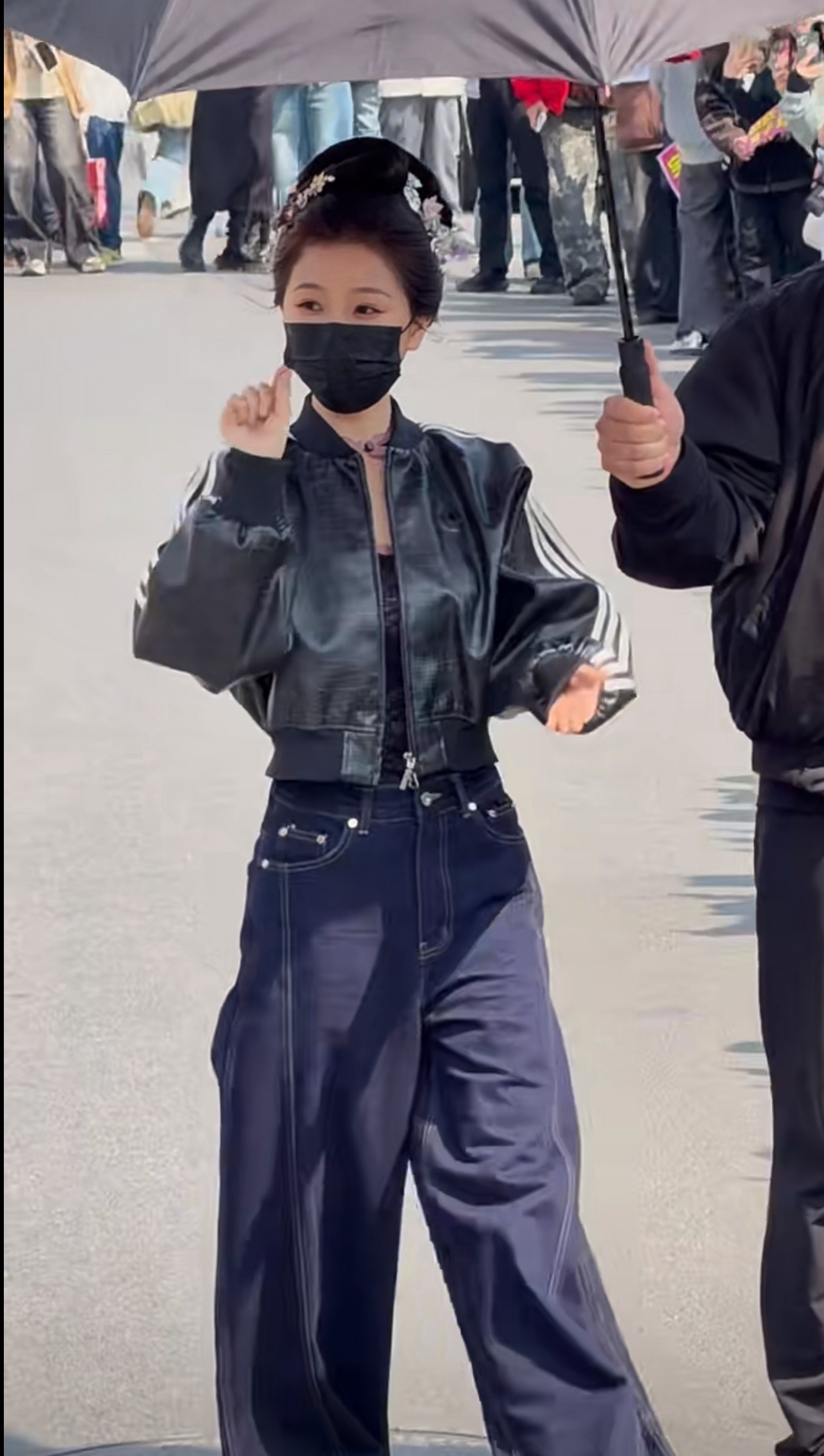 主母大人今日出妆，太辣了，完全妈咪级别的穿搭