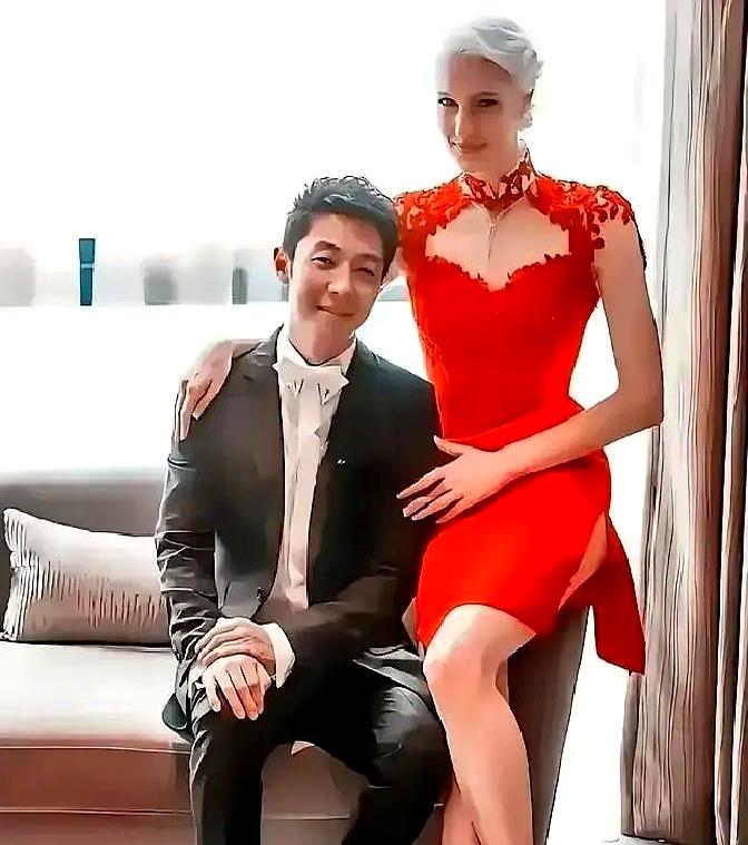 看到当年李白父亲嫌弃撒贝宁的新闻，我真是气笑了。
在中国家喻户晓的北大才子，到了