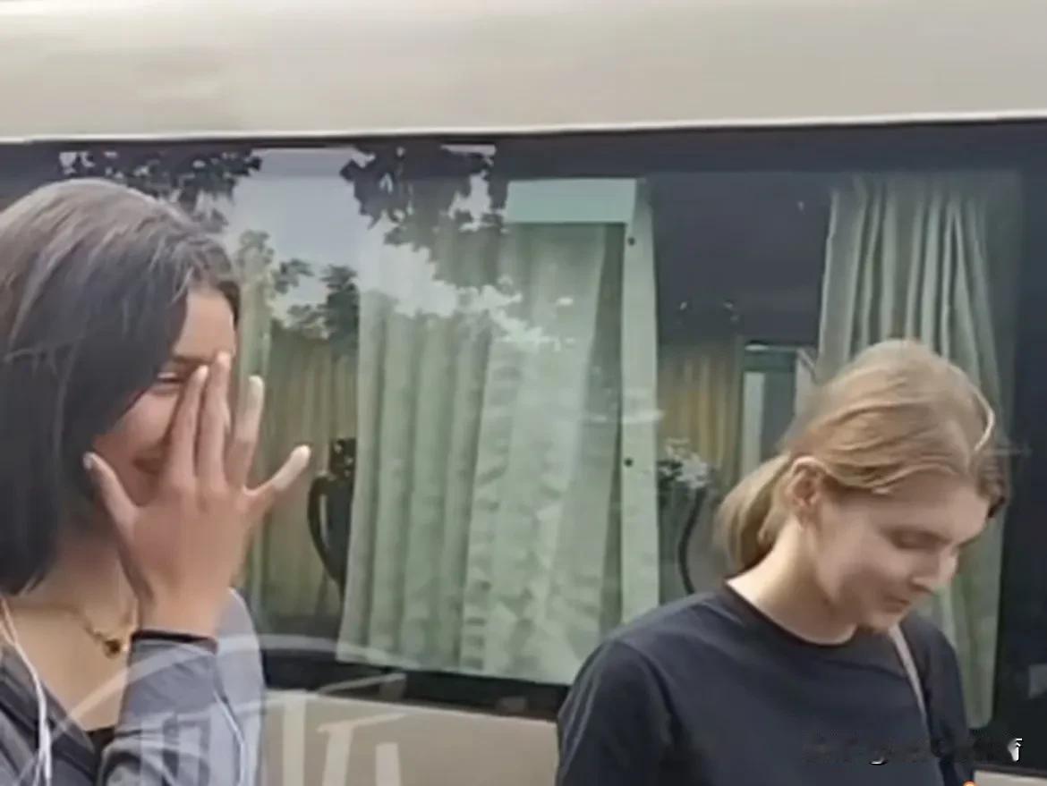新赛季天津女排VS上海女排实力对比！感觉还是天津女排略胜一筹啊，主攻线对比李盈莹