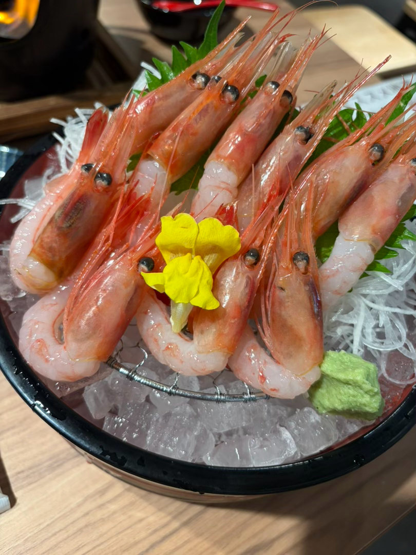 年纪大了吃完海鲜饭去买了瓶热茶。 