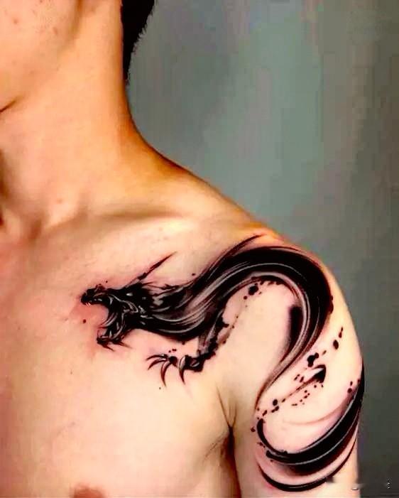 “最后疯狂的人”既可悲又可敬——可能是道德崩坏的野兽，也可能是孤注一掷的英雄，或