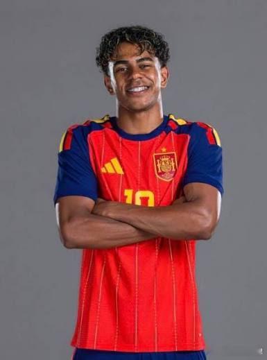 法国🇫🇷与西班牙🇪🇸  王权更迭！如果说英格兰与阿根廷的宿怨充斥着硝烟与