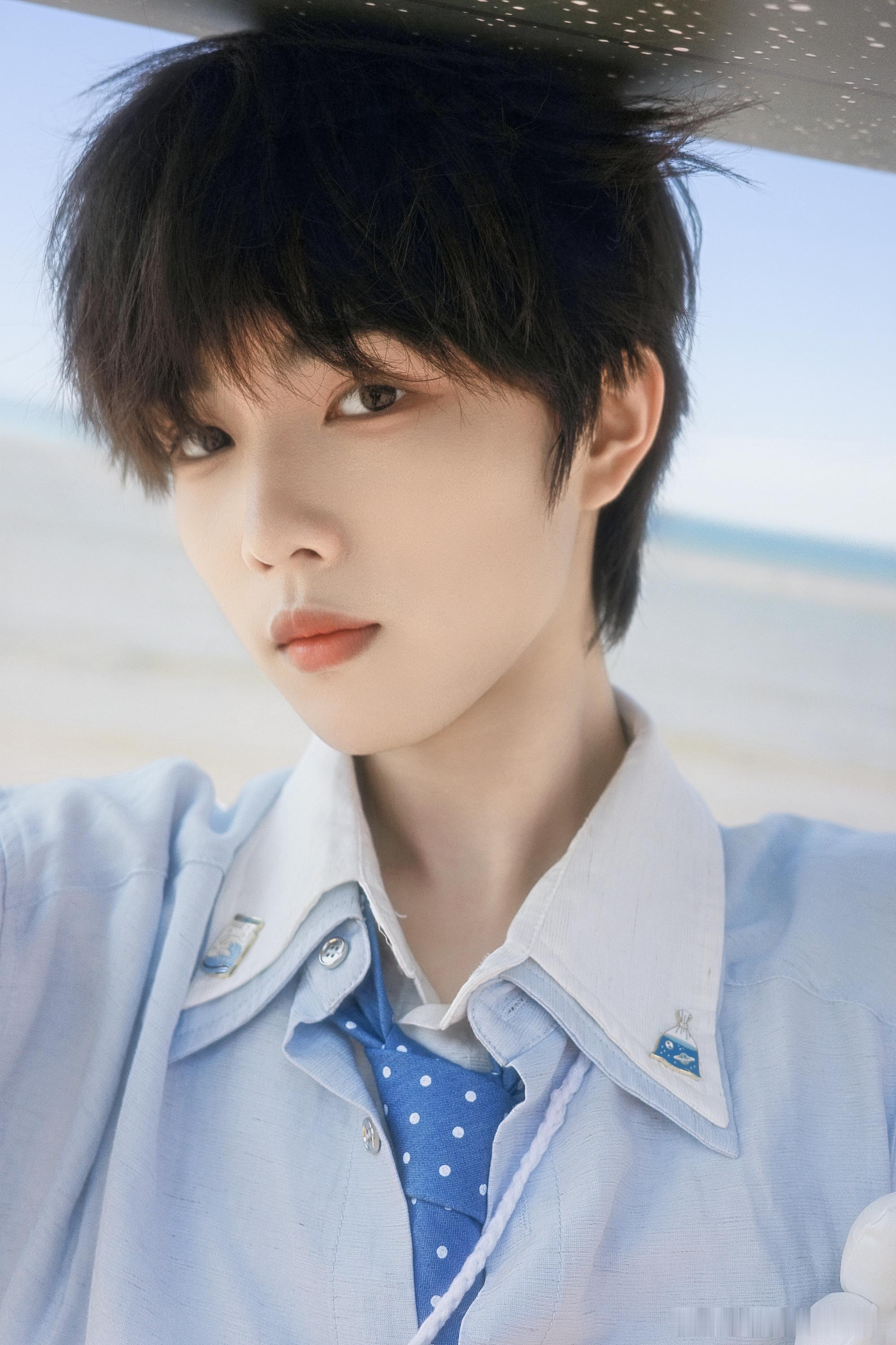 无奖竞猜 他是谁？？？ 