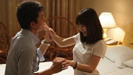 标题：女秘书暗中举报老板出轨引发地位危机


李娜是某知名公司的秘书，工作能力出