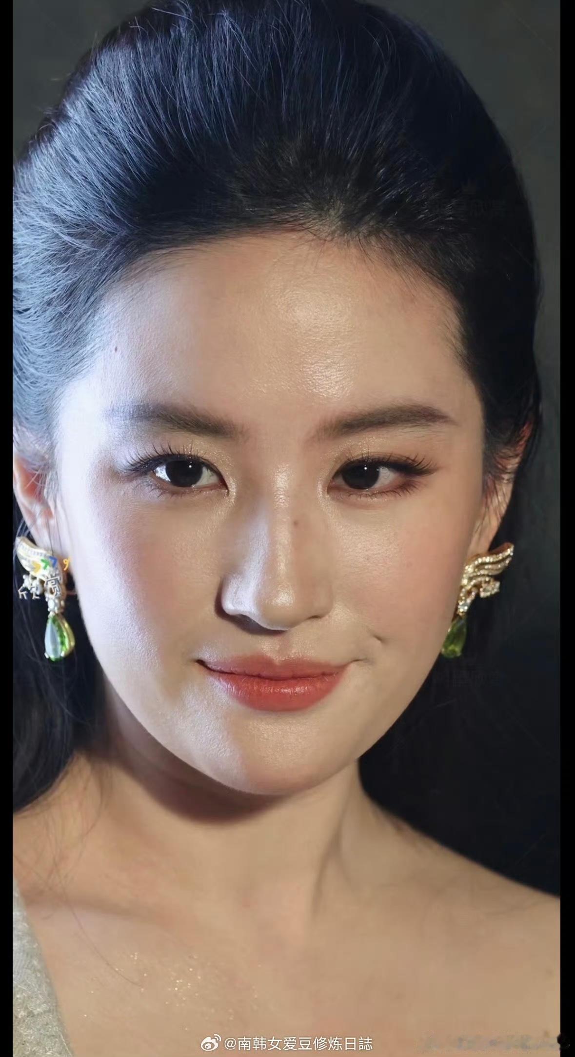 刘亦菲美图分享神仙姐姐刘亦菲越看越好看[赞][赞][赞]