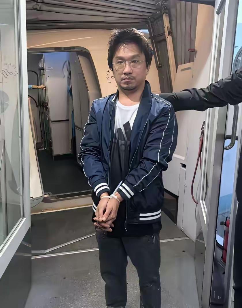 在菲律宾干了6年绑架的施纯芳，上周终于被押回中国了。他是福建平潭人，201 7年