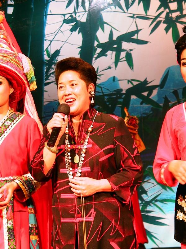 我超爱刘三姐的歌！像《山歌好比春江水》，那旋律一响起，仿佛真有一江春水在眼前流淌