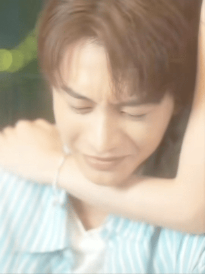 何健麒眼泪是男人最好的嫁妆 梅芳去世后周烈的每一个反应都好真实！从强忍到崩溃，何