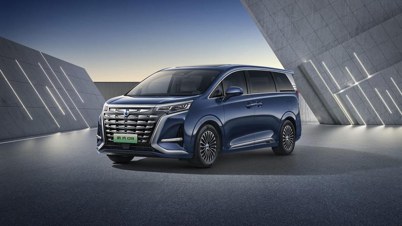 2024款DM-i 1050尊享型，上个月车辆在高速路上使用燃油模式行驶时，发动