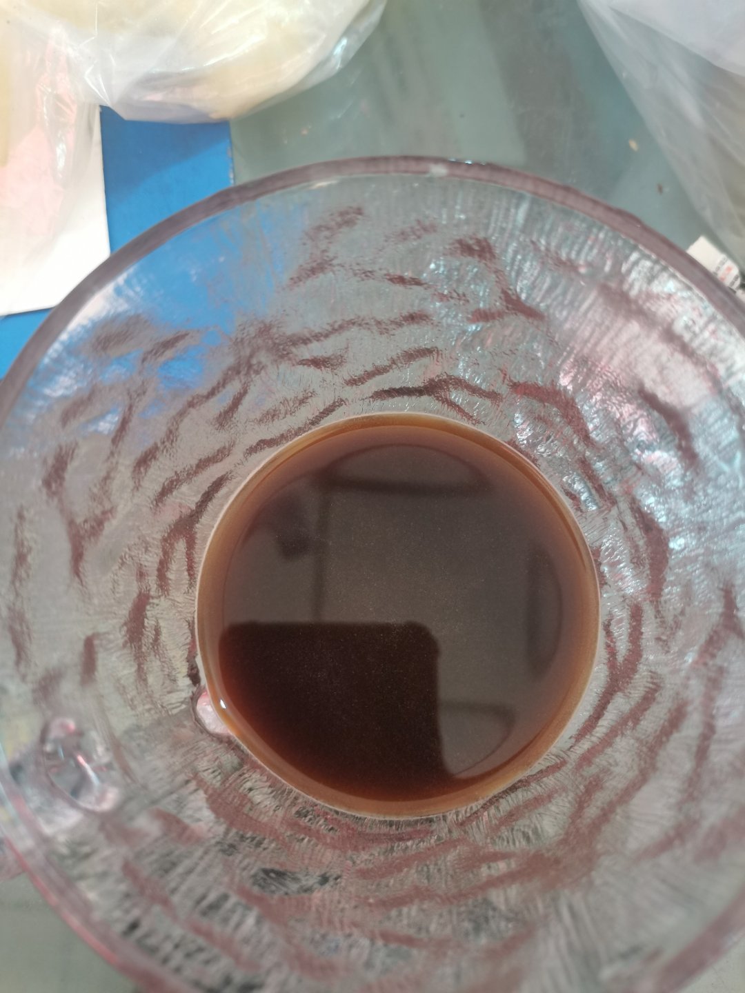 第一口想吐，第二口差点吐了，咽回去！28一盒，2.8一袋！ 