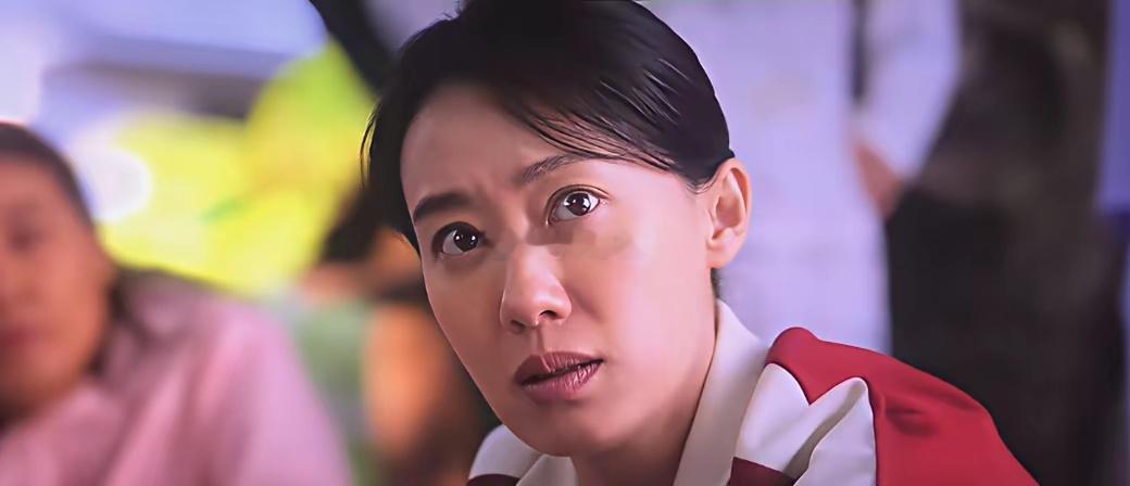 女演员真别乱整容，看《功夫女足》迪丽热巴张小斐同框就懂了！周星驰敢拍不公关不P图