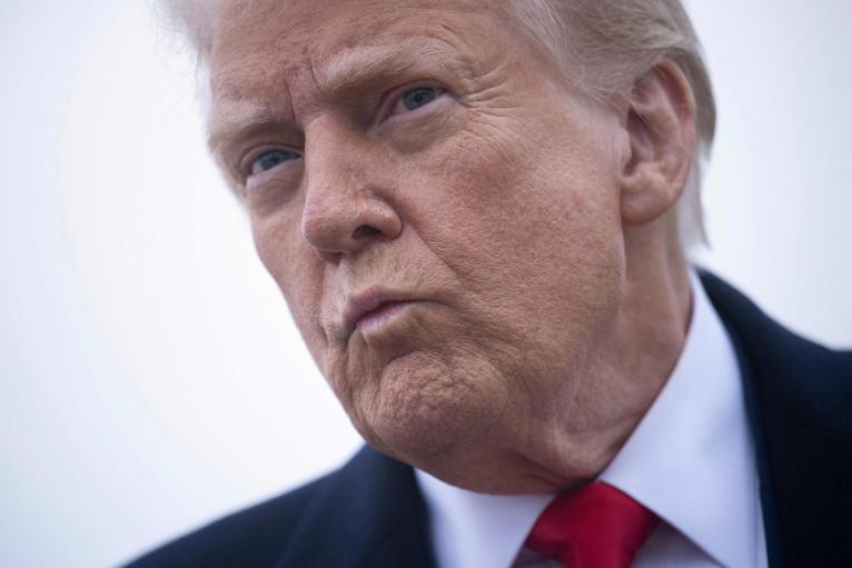 美国的大门彻底关上了，特朗普宣布三个重大决定！
 
当地时间11月26日，美国首