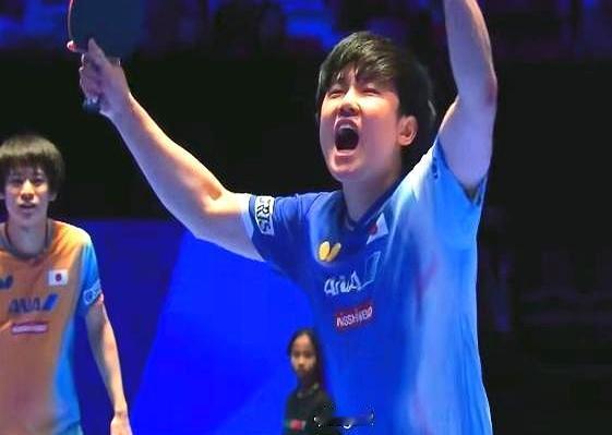 6次交手赢了4次，开局又11-6吊打，结果被连扳4局，这球输得太憋屈。
 
第一