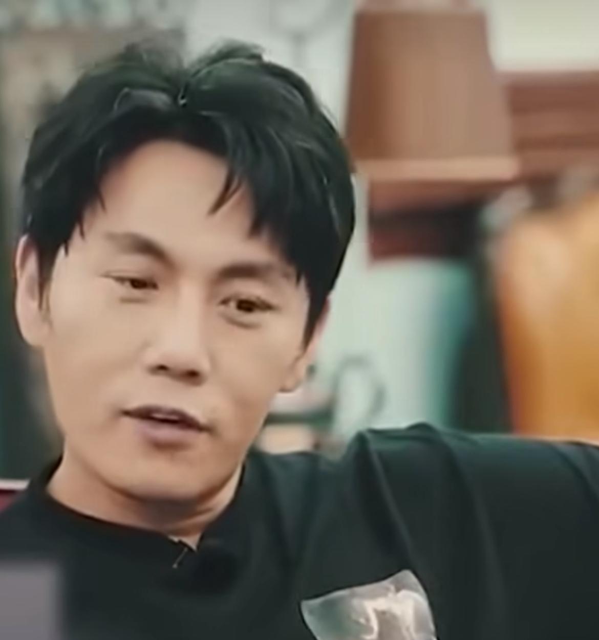 当着秦昊的面，张萌直言不讳说他老婆伊能静作，本以为场面会失控，谁知道秦昊接下来的