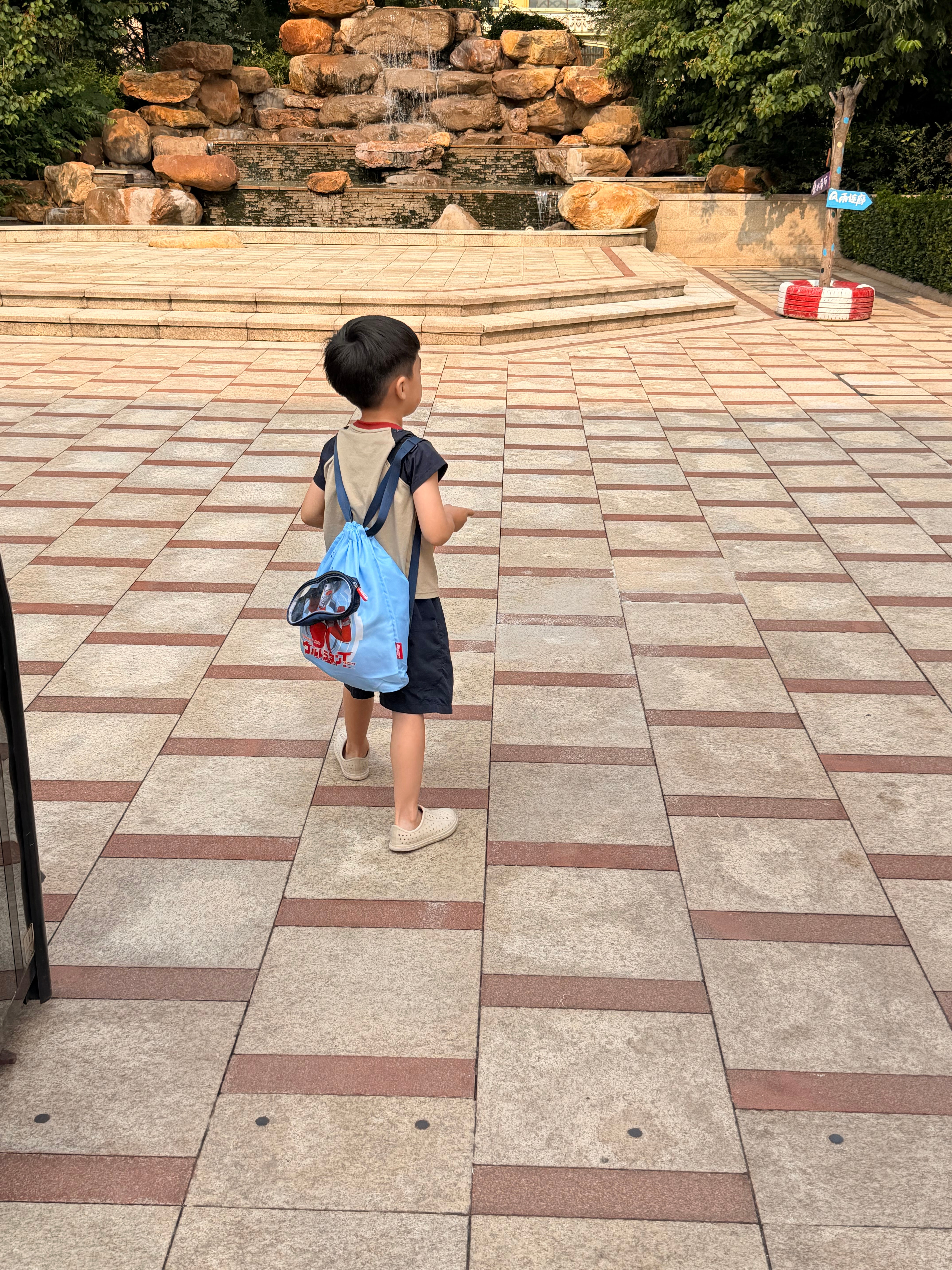 今天就放端午假了因为中考要占用教室，孩子要连休5天姐妹们！ 