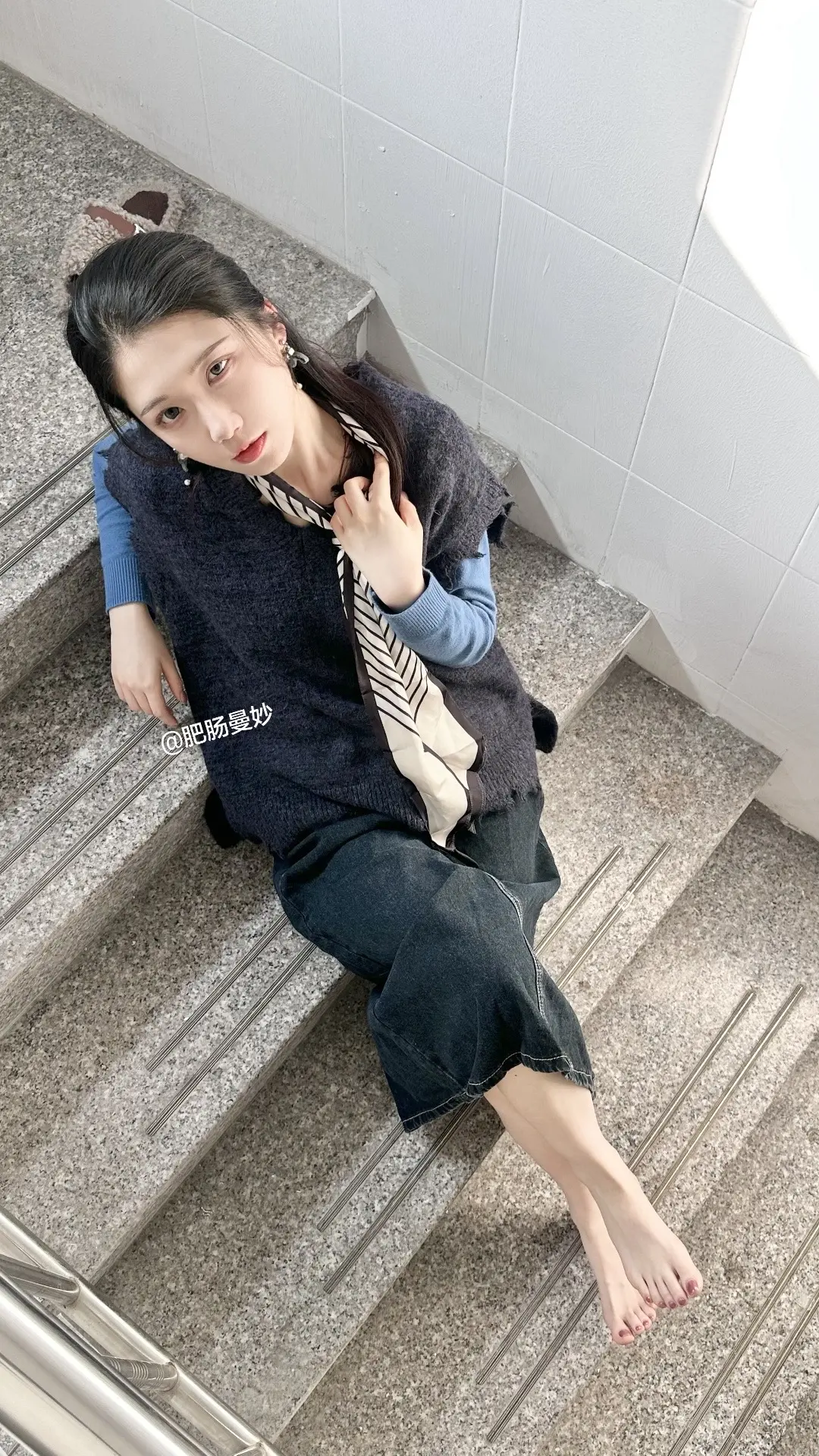 姐姐 楼梯拍照 小妈感