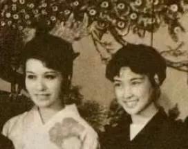 刘晓庆晒45年前的老照片，不得不说岁月如梭。年轻时的刘晓庆笑靥如花，脸上满满的胶