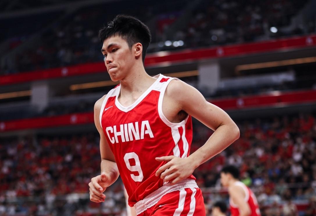 中国男篮的首发，不是谁来都能当的，亚运会的首发没问题，世预赛想首发，庞峥麟难度还