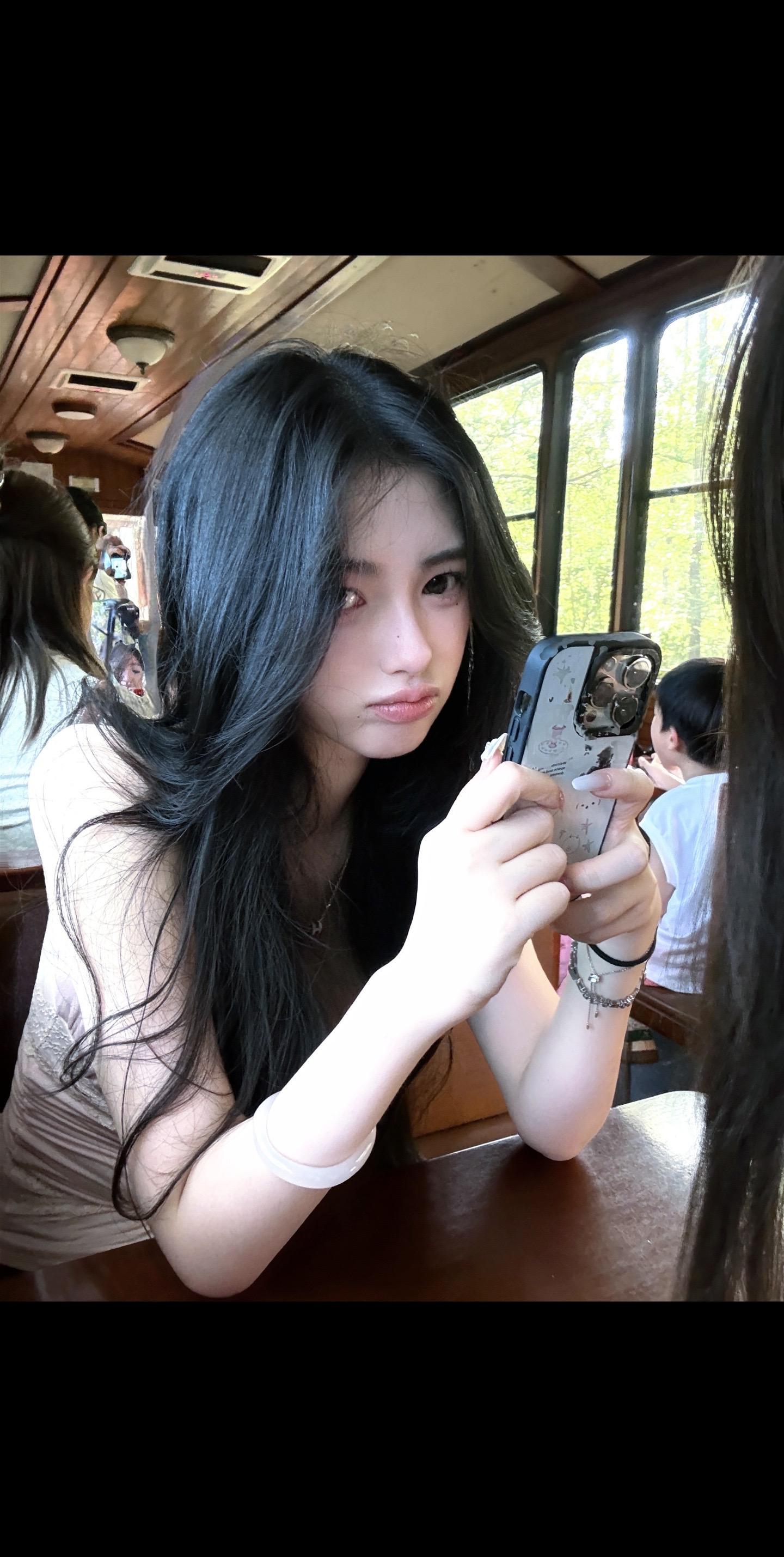 你的表情真的太浮夸。