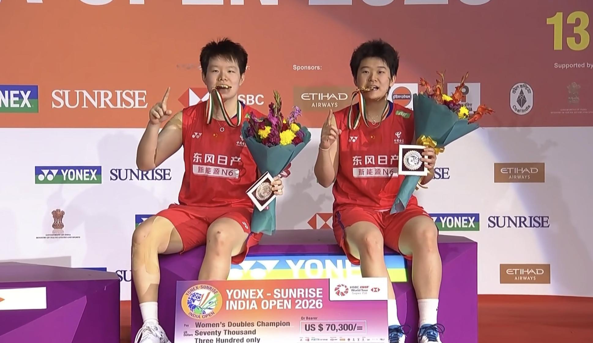 【圣坛组合🇨🇳夺冠之路🏆】1/16赛：19-21、21-11、21-9 ?