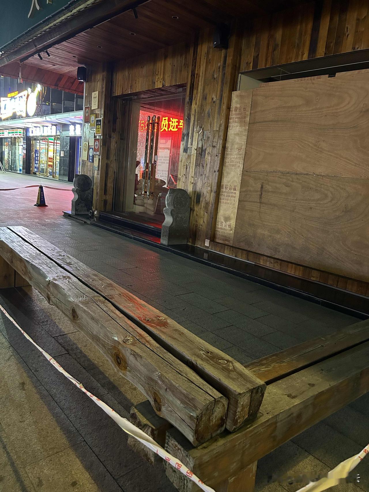 现在不是大环境好不好的问题，

大环境不好是个铁一般的事实，可那又能怎么样呢？