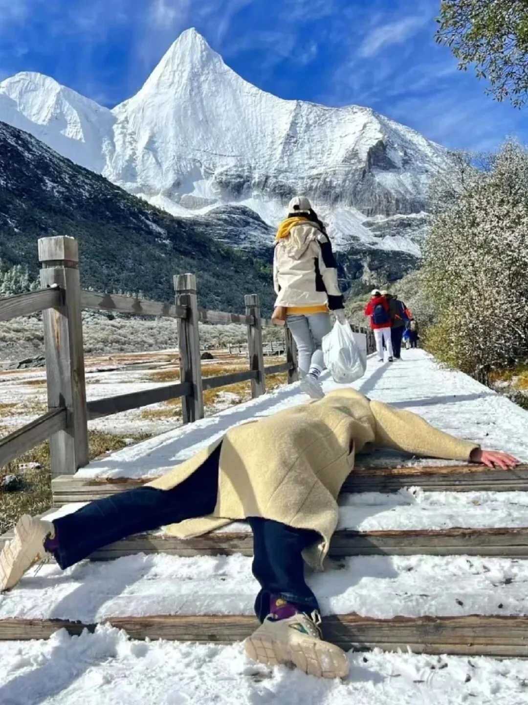 稻城亚丁已回😭不推荐冬季去，实话拒喷。。