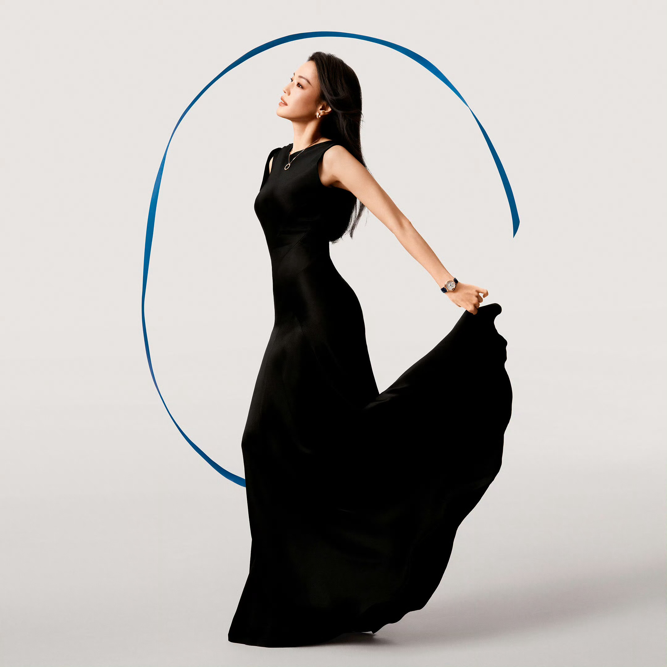 卡地亚正式官宣演员、导演舒淇担任全球品牌大使￼￼￼。携手演绎Ballon Ble