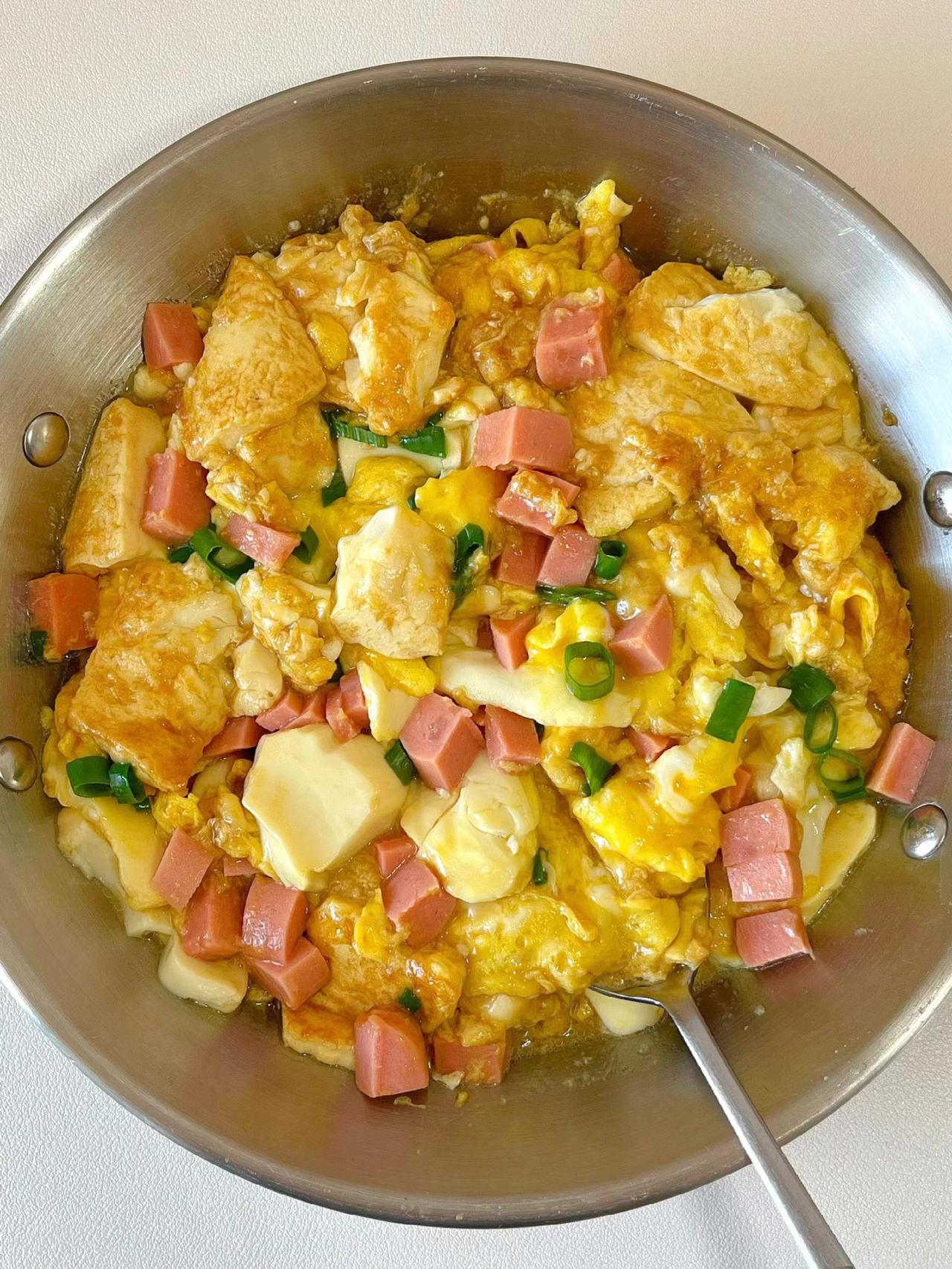 这样做的豆腐太下饭了…孩子炫了两小碗米

今天突然想起同事之前推荐的这道菜，就试