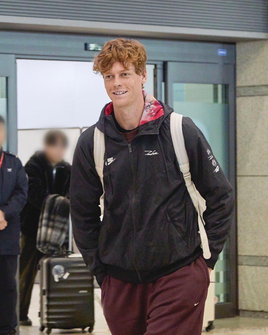 辛纳抵达🛬韩国，准备和阿尔卡拉斯开打表演赛！网球talking大会体育大赏