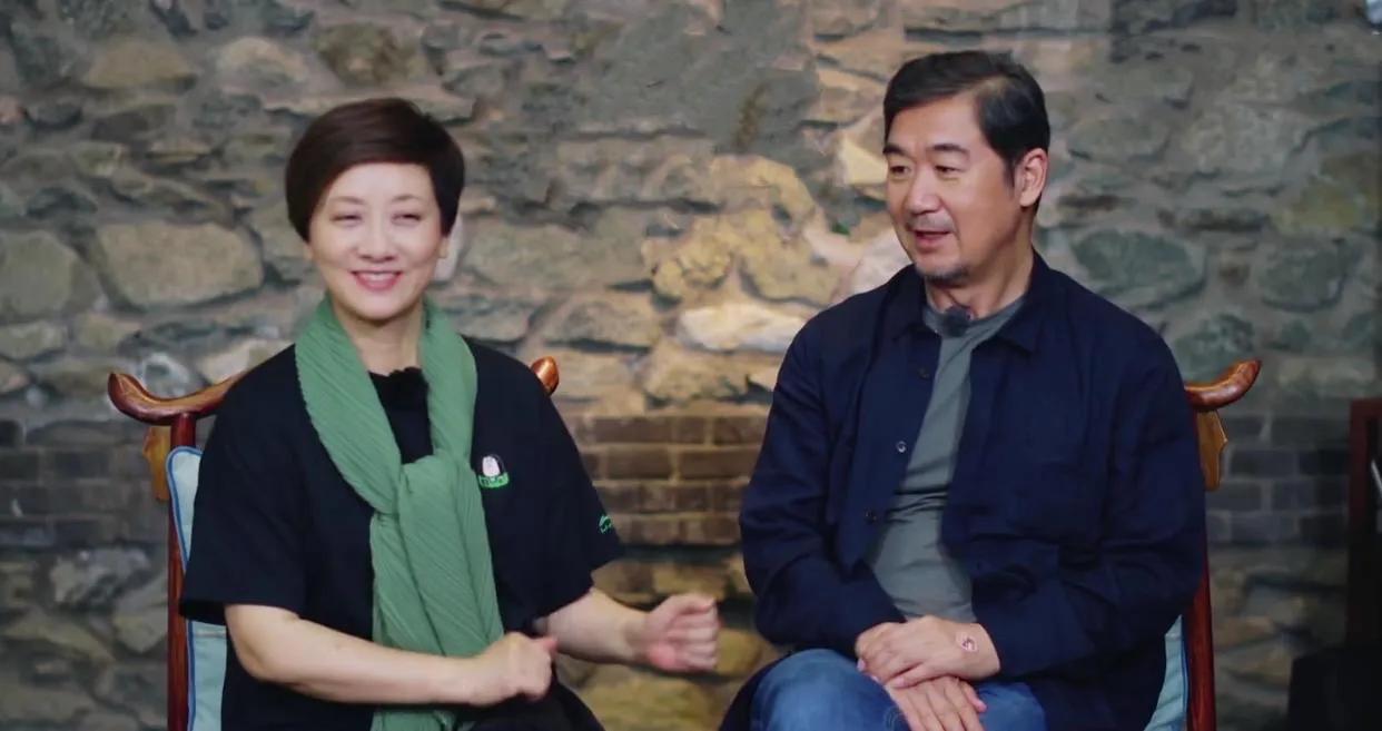 万万没想到，已经65岁丁克一辈子的邓婕，如今竟然成了人生赢家

在四川成都的邓家