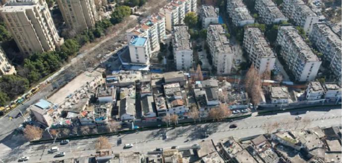 罍街北区“面街”月底启幕。改造前后对比图，大家觉得怎么样？有没有去打卡的欲望~