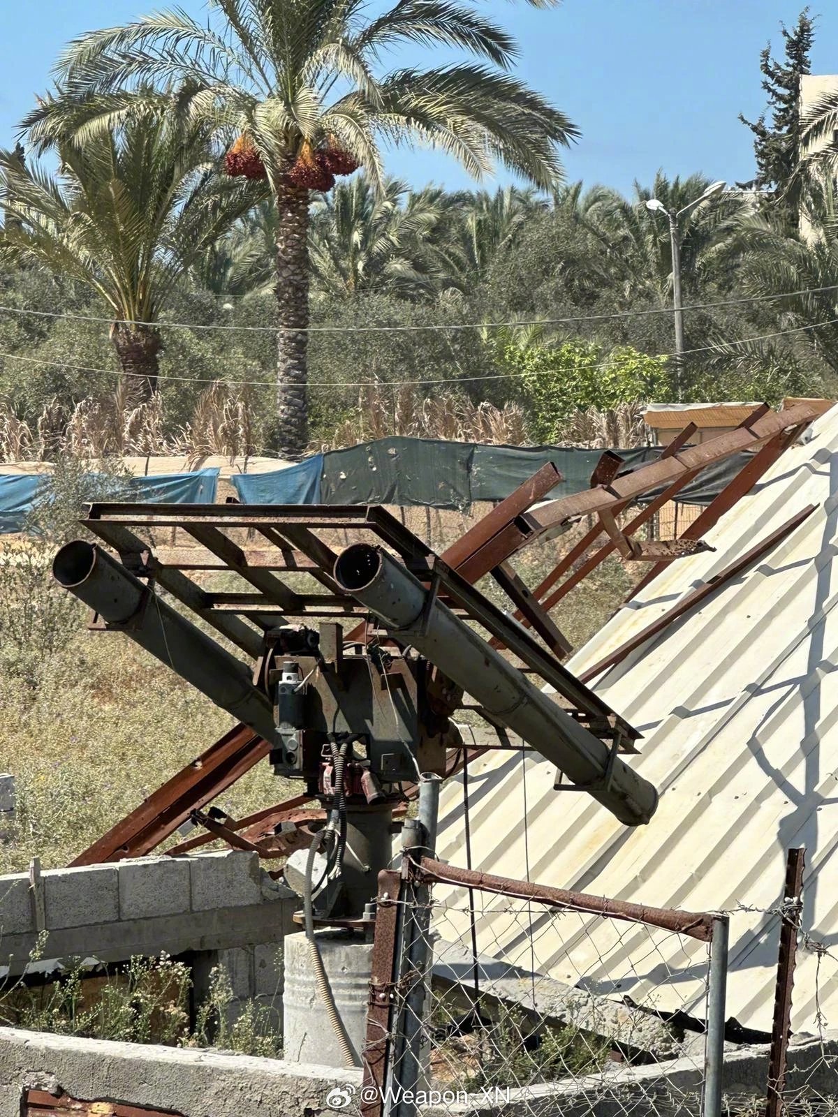 #兵器影像[超话]##巴以冲突# 在拉法发现穆巴尔-1防空火箭双发射器 ​​​