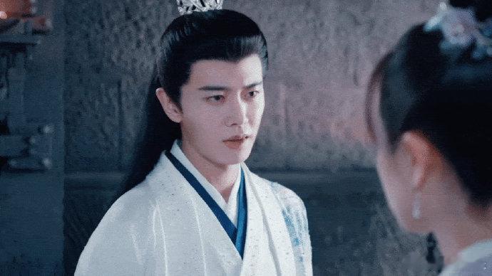 任嘉伦现在的作品类型多样，但观众对他的演技评价褒贬不一。这部剧能否吸引观众，还需