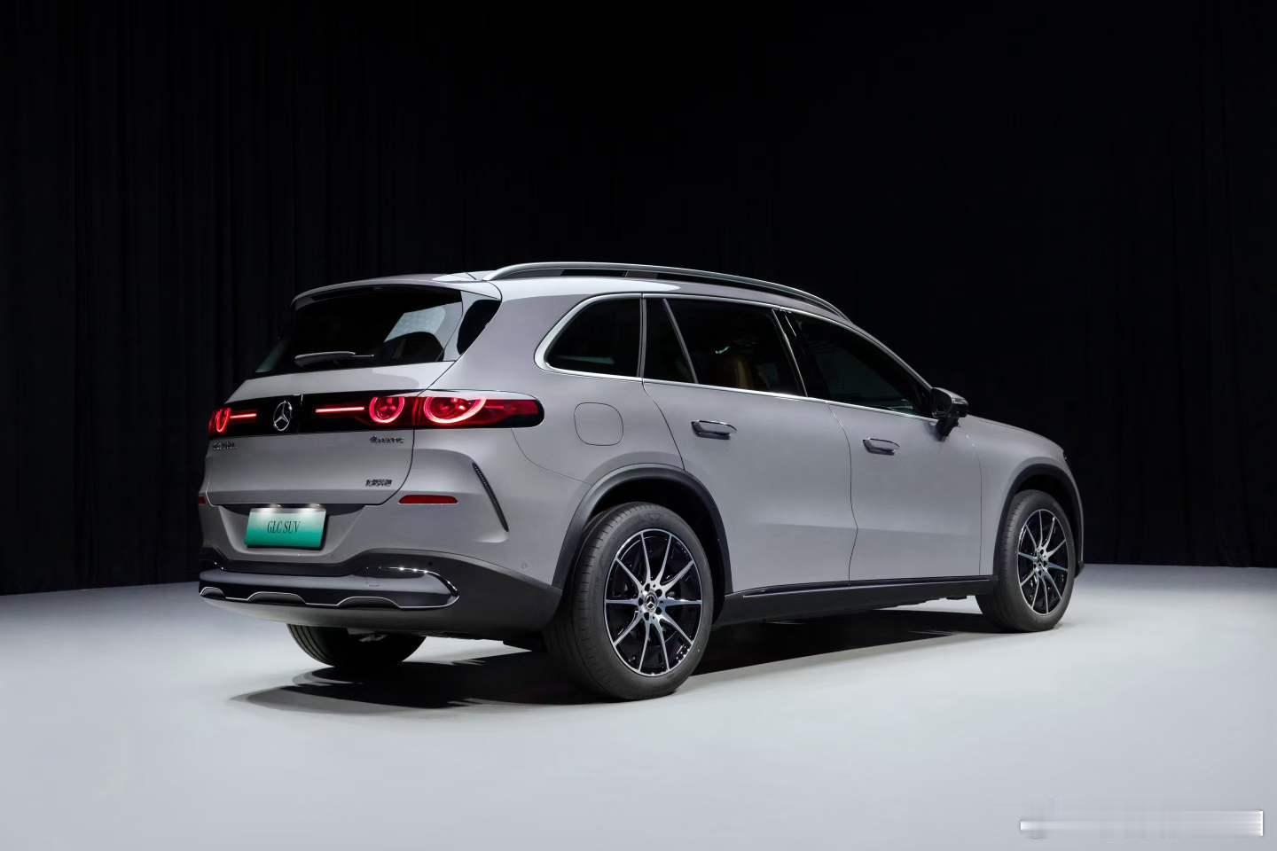 奔驰 GLC 纯电，原生纯电平台打造，接替 EQC 。这外饰风格和内饰什么水平？