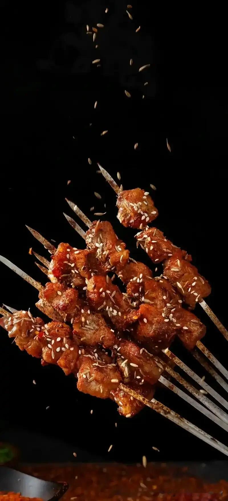 颠覆认知！2-7分熟广西烧烤，征服吃遍美食的东北人
 
一直自诩东北烧烤横扫全国