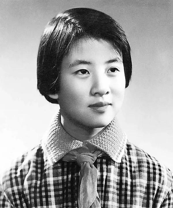 “反潮流革命小闯将”黄帅结局如何？上世纪70年代，她的名字几乎无人不知。那时，她