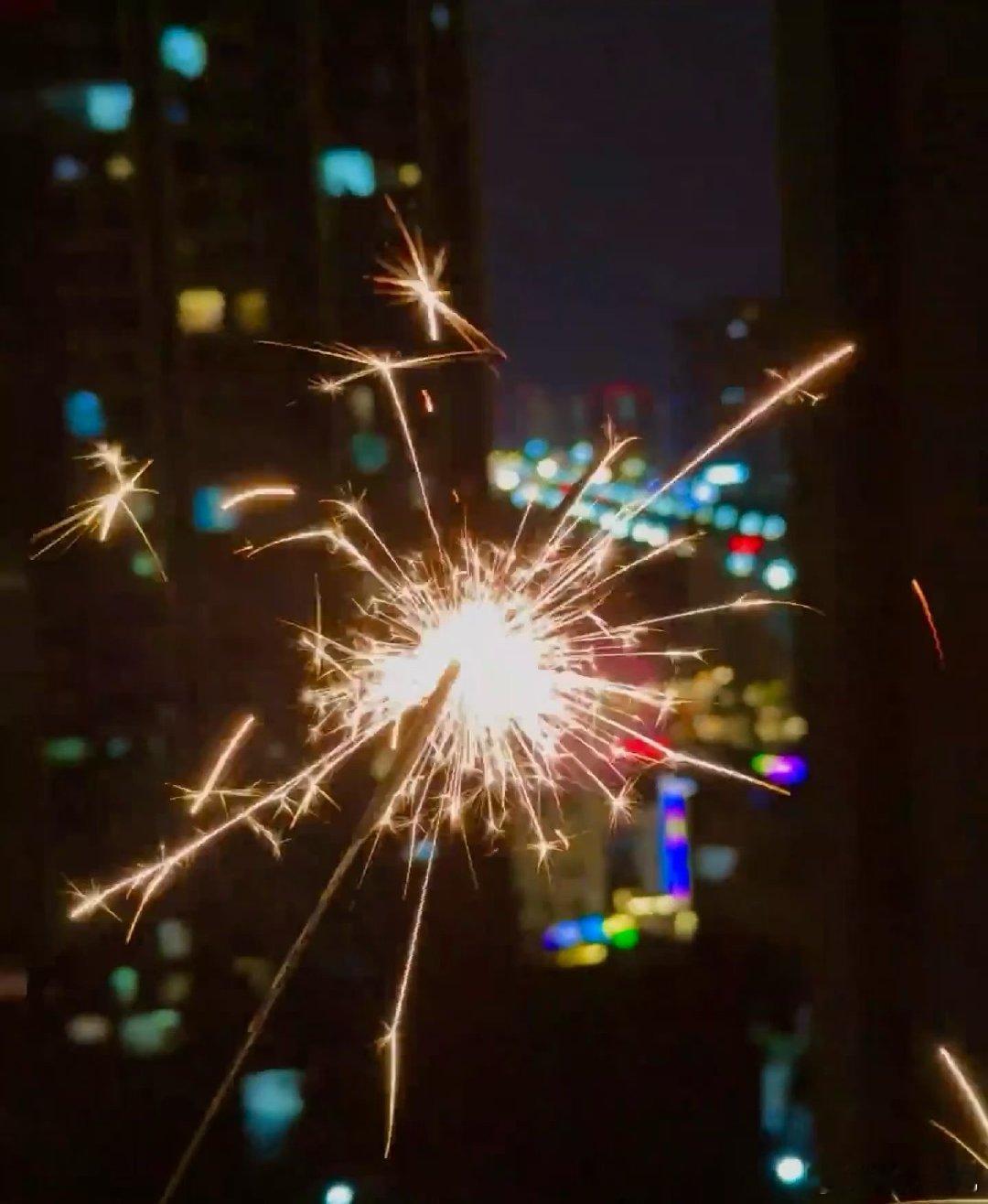 祝全世界年复一年 年赴一年 年富一年🥳新年快乐👏🏻 