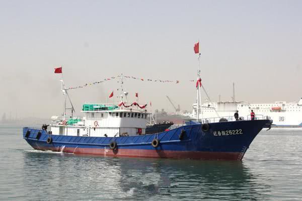 日本已经先开了第一枪，我们该怎么反击？
2月12日，日本水产厅强行扣押了一艘中国