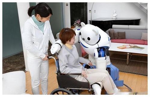 机器人确实能解决不少实际问题：端茶倒水、提醒吃药、监测血压，甚至陪聊解闷，尤其对