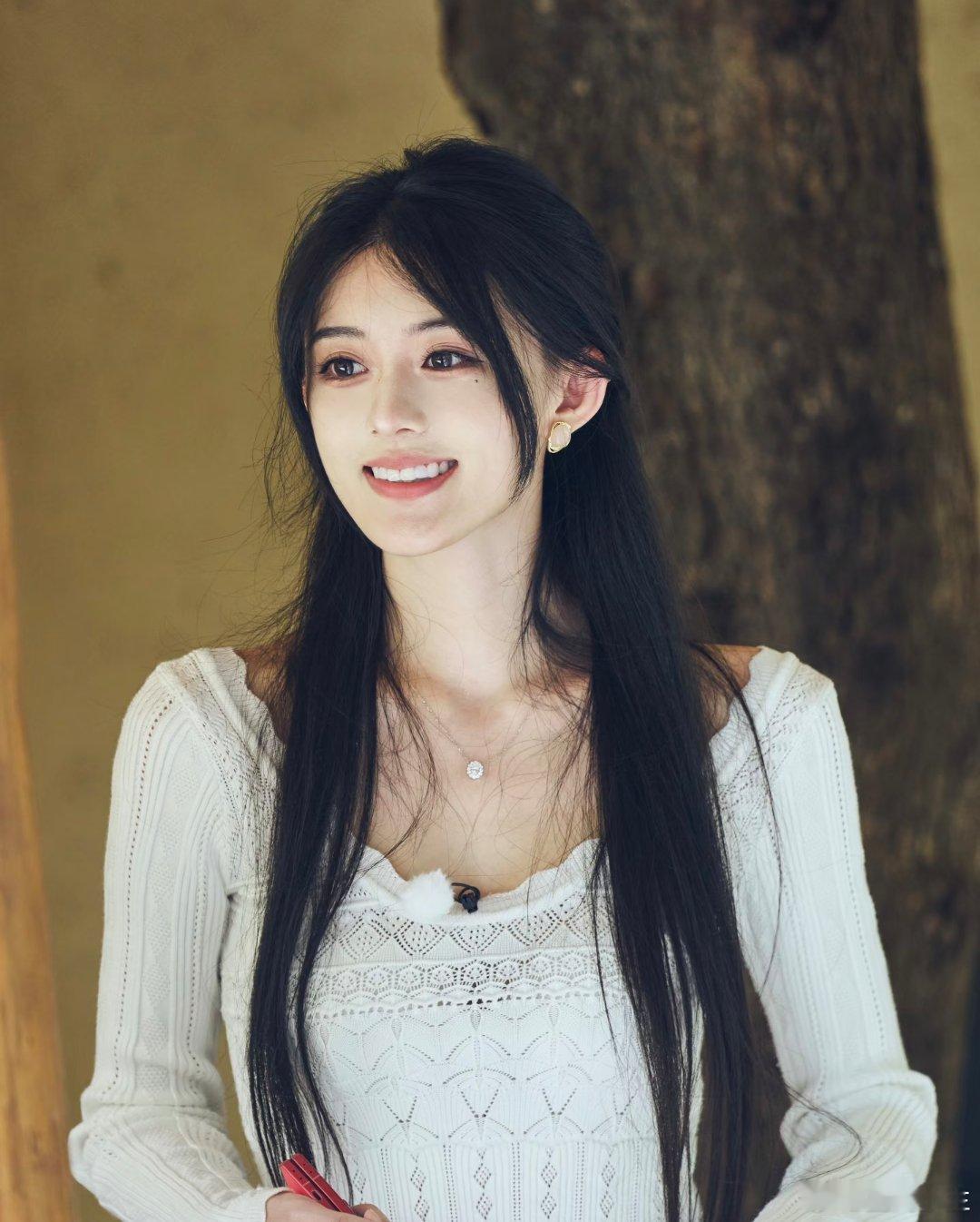 内娱顶流 老来得女包包按约定给郑天浩打电话，郑天浩不澄清还和王梓莼私下吐槽，包包