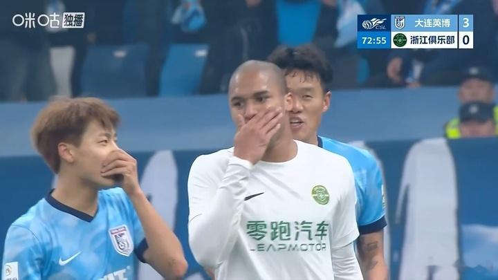 太搞笑了，捂嘴～～ 