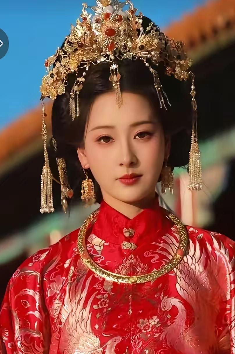 2025年最后一个月，东方大国集体开始了我是谁的追问。