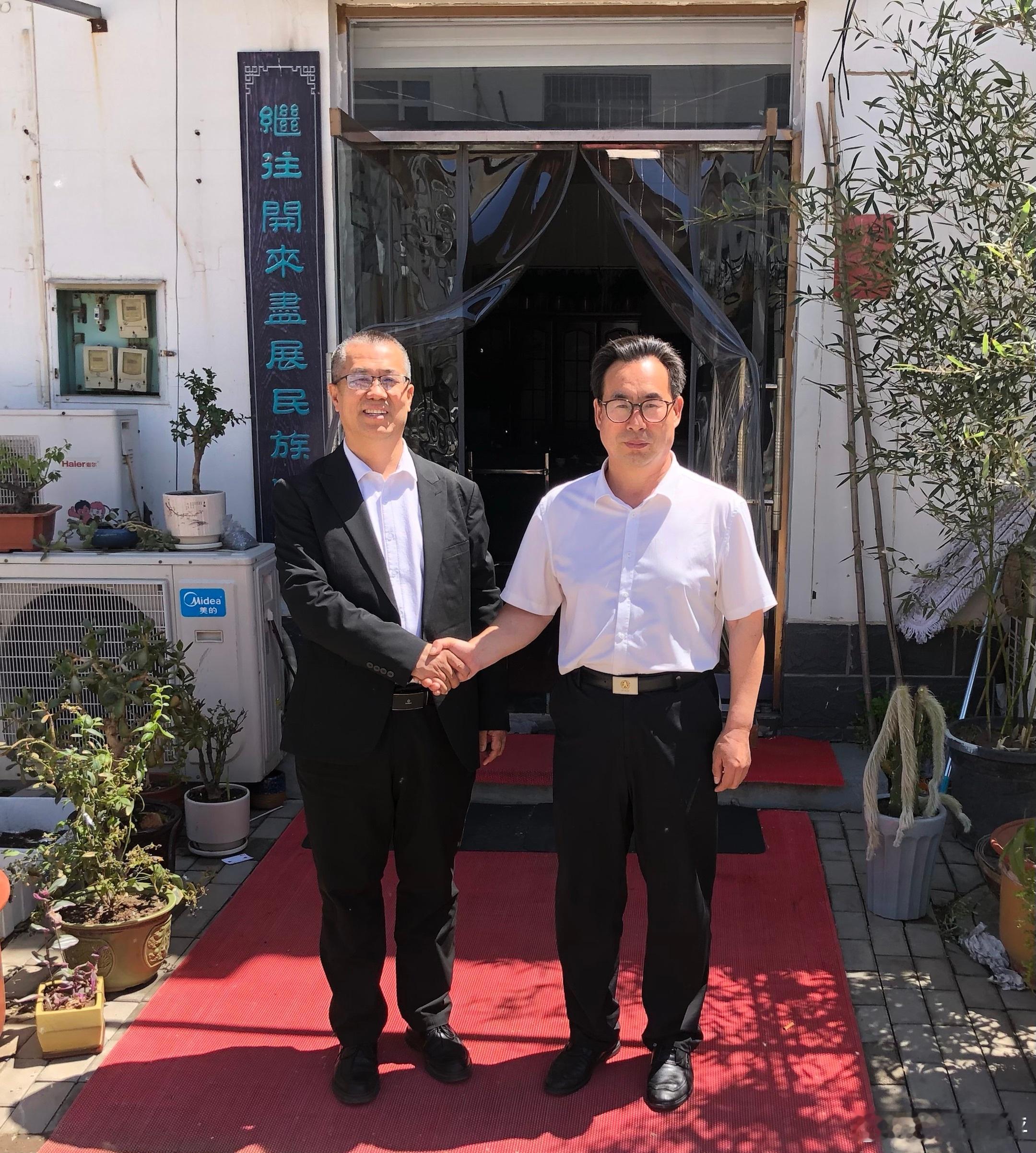 【律师李向安回应网民：不要混淆概念，搞人身攻击将成为潜在被告】关于肖飞案采访北京