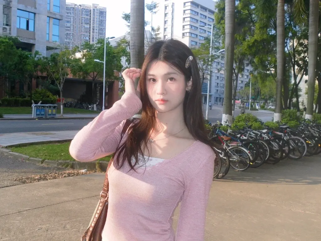 即日起至假期结束，本人将专注于吃喝玩乐与自我精神世界的丰富，暂不处理任...