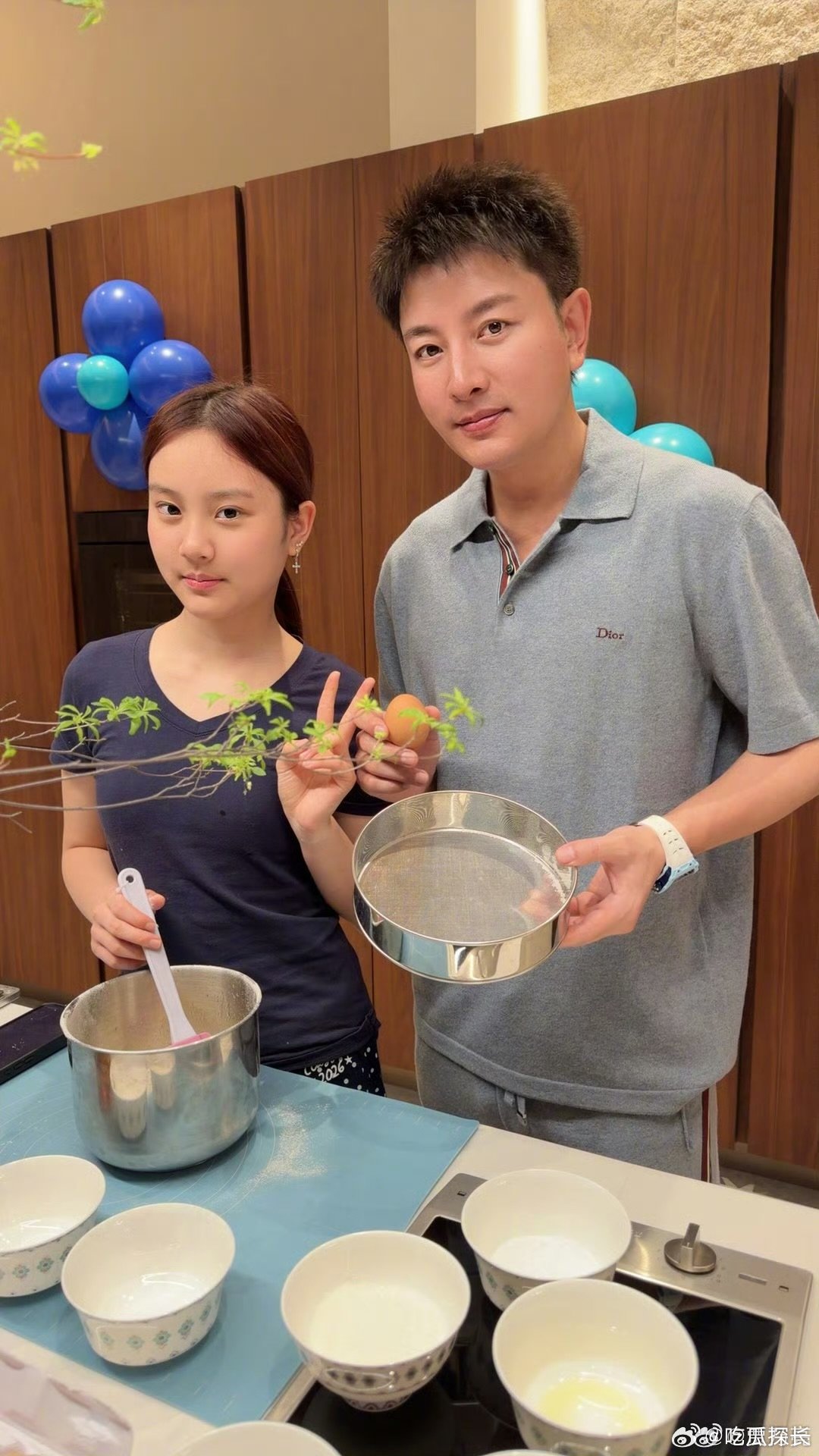 甜馨13岁身高 甜馨13岁身高，确实蛮高挑的！甜馨身高超过贾乃亮肩膀