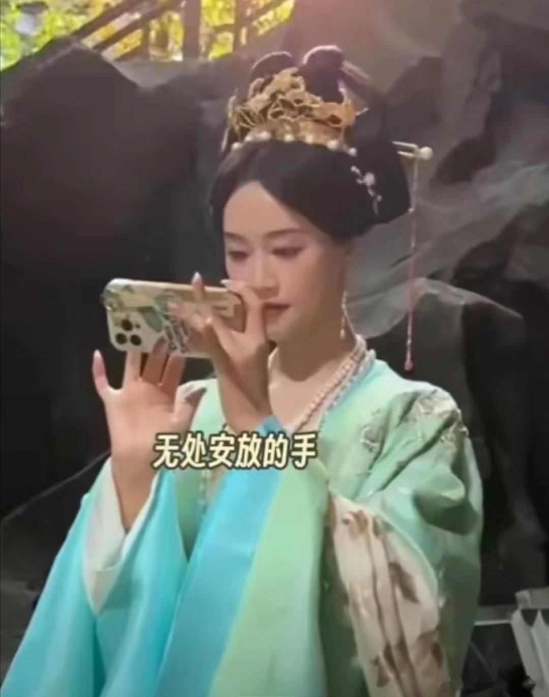 #蓝盈莹也做了甘露寺美甲# 美甲的尽头果真是是裸色[色]，看着蓝盈莹那无法安放的