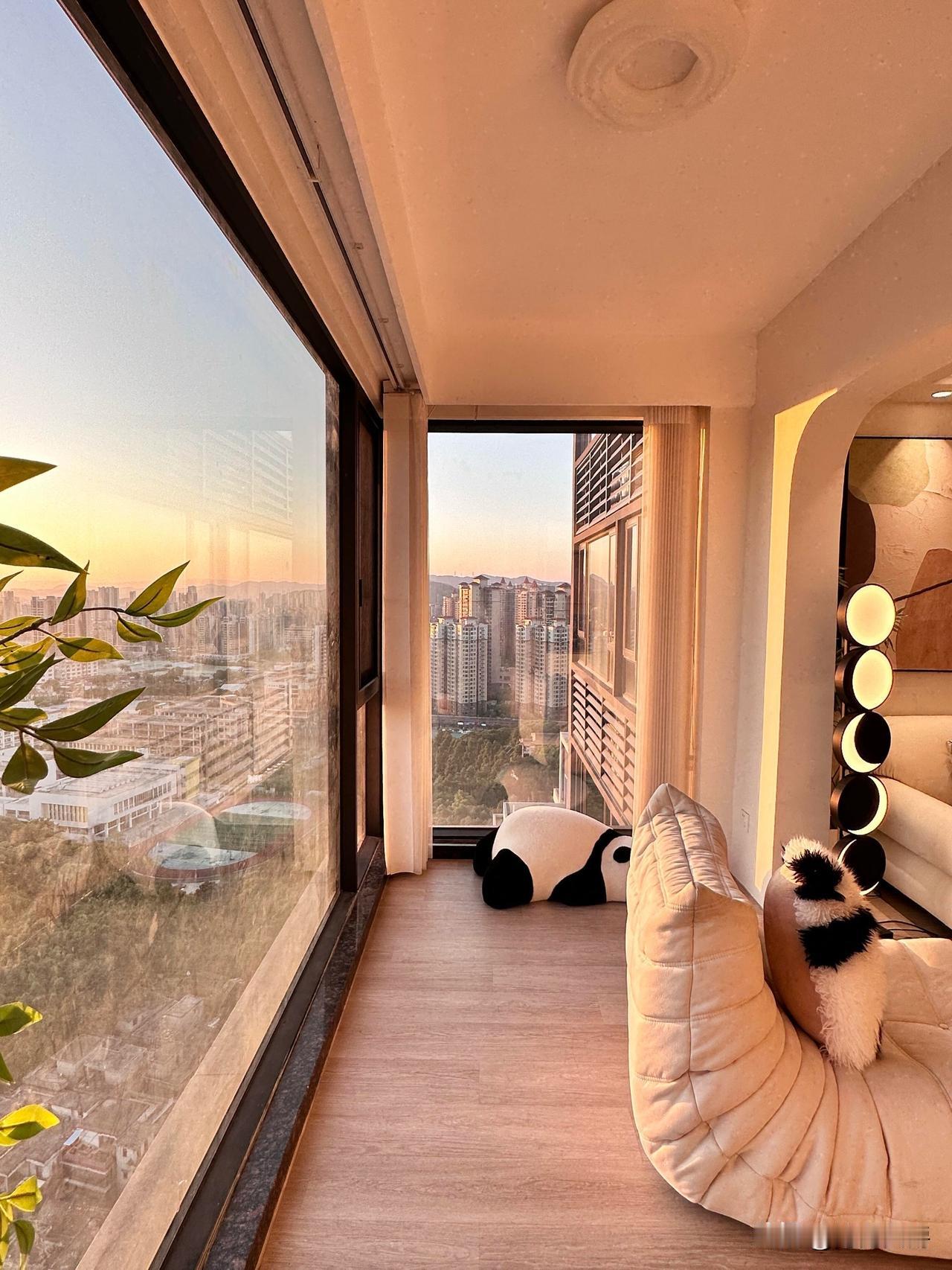 朋友前几年在我们这最好的小区买了套房。
当时是2.9万/平入手，买后就一个劲儿涨