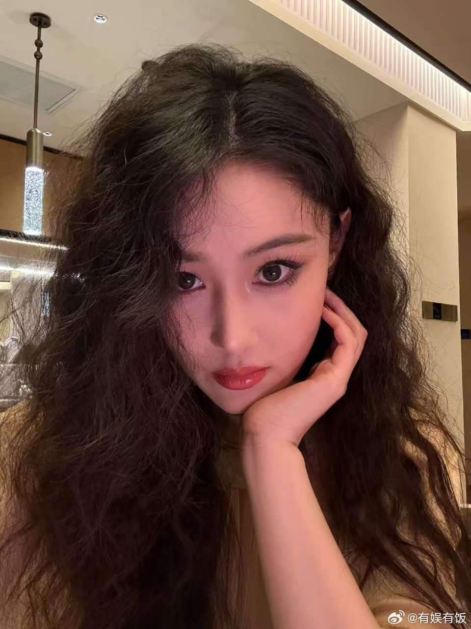 张馨予从床上跳起来去机场张馨予给何捷庆生张馨予给何捷庆生，从床上跳起来去机场，[